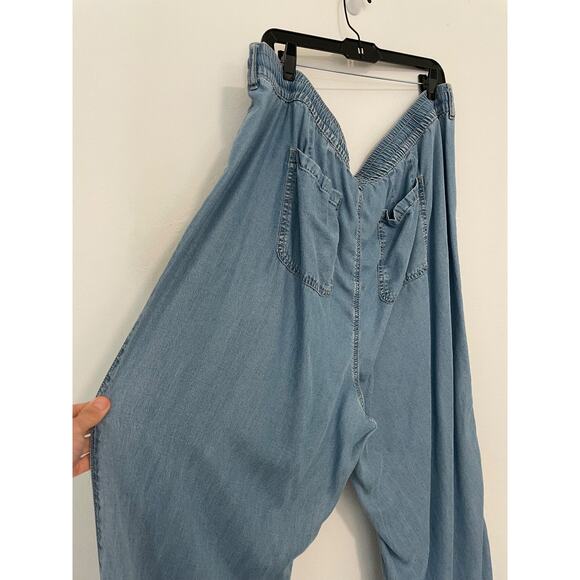 Torrid High-Rise Pull-On Lightweight Denim Jean Light wash Drawstring 3R - Picture 6 of 7